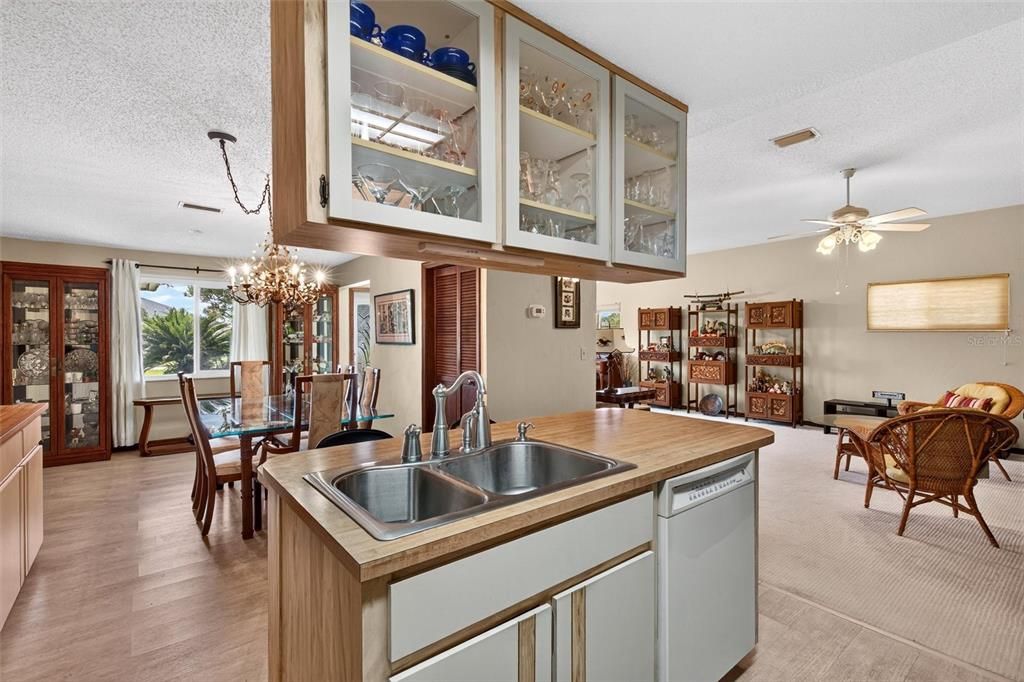 For Sale: $819,900 (3 beds, 2 baths, 1568 Square Feet)