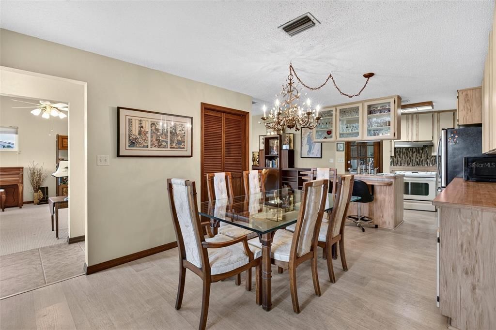 For Sale: $819,900 (3 beds, 2 baths, 1568 Square Feet)
