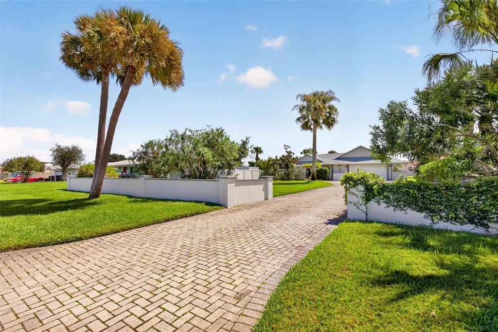 For Sale: $819,900 (3 beds, 2 baths, 1568 Square Feet)