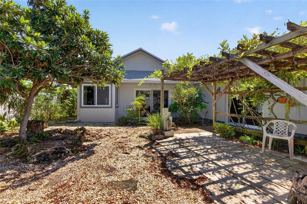 For Sale: $819,900 (3 beds, 2 baths, 1568 Square Feet)