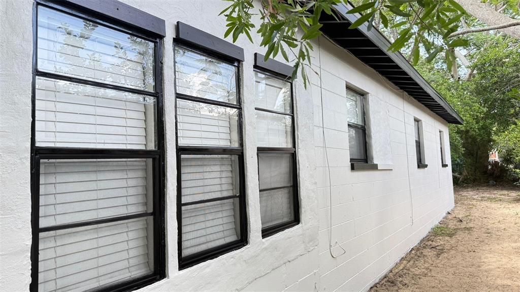 For Sale: $224,900 (3 beds, 1 baths, 1056 Square Feet)
