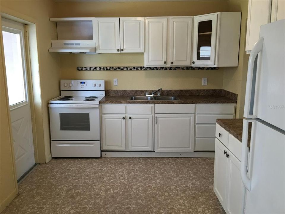 For Sale: $224,900 (3 beds, 1 baths, 1056 Square Feet)