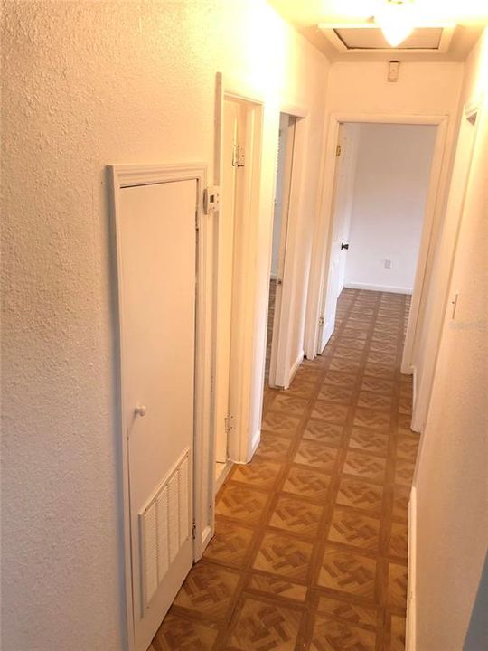 For Sale: $224,900 (3 beds, 1 baths, 1056 Square Feet)