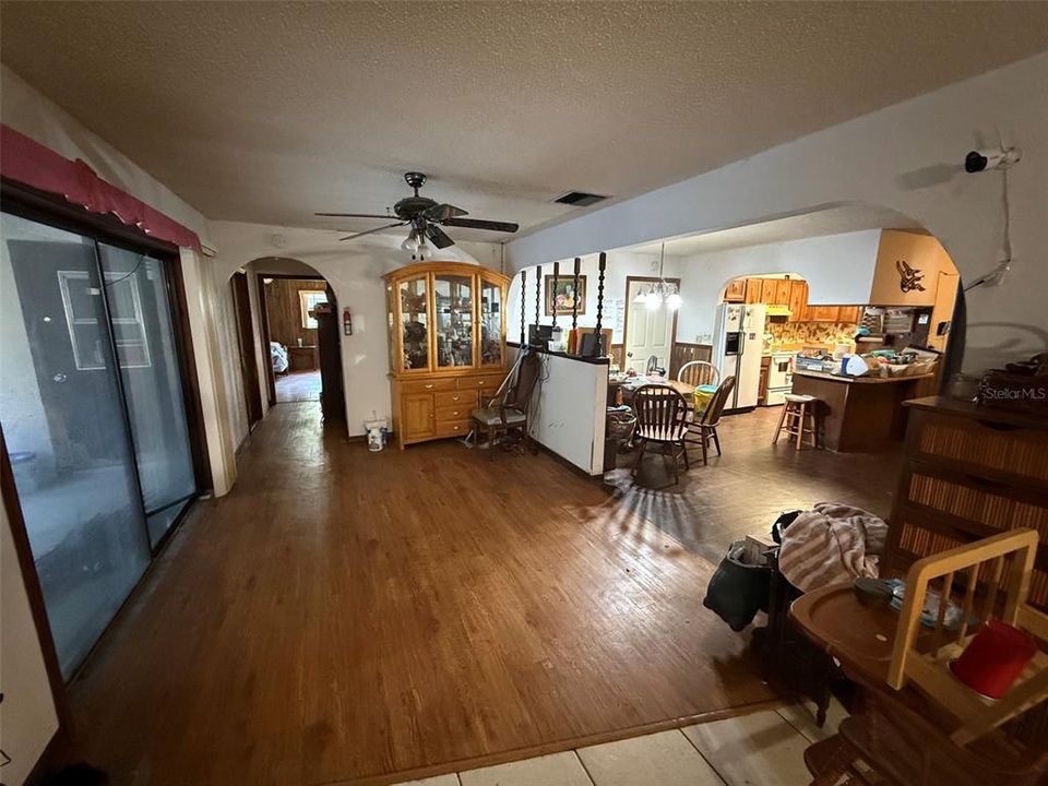 For Sale: $450,000 (3 beds, 2 baths, 1700 Square Feet)