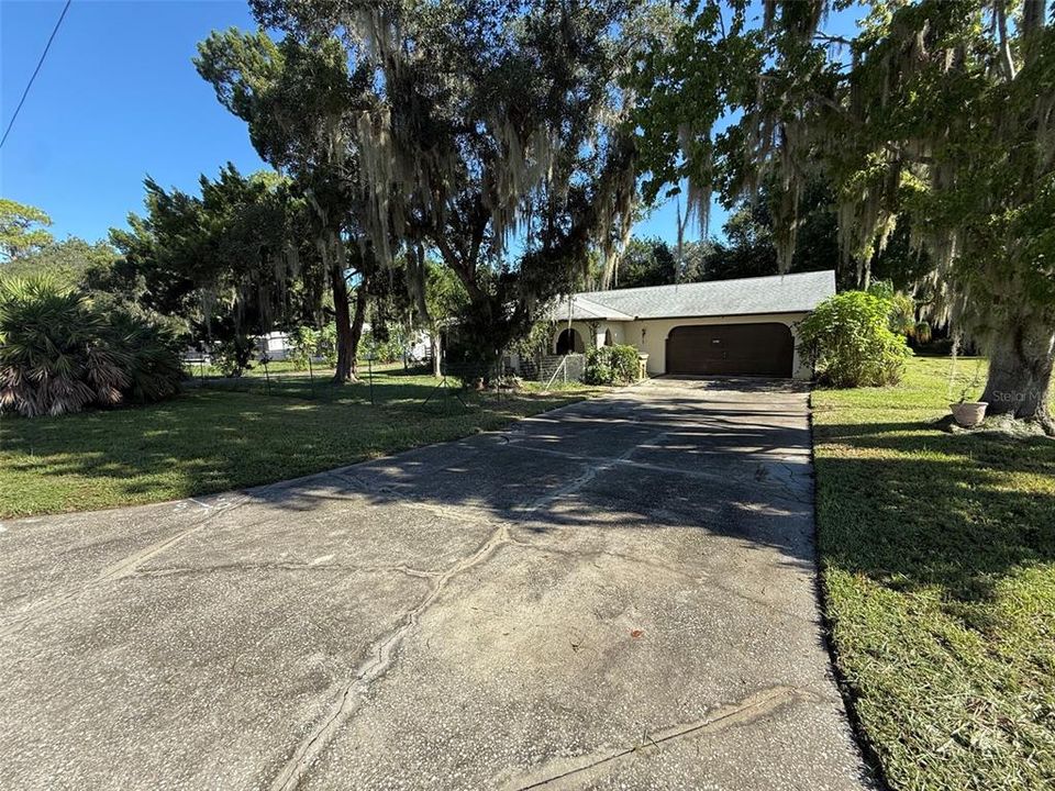 For Sale: $450,000 (3 beds, 2 baths, 1700 Square Feet)