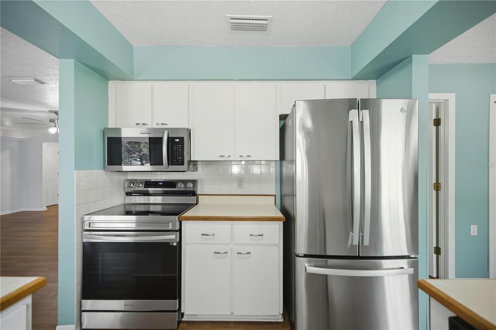 For Sale: $234,900 (2 beds, 2 baths, 1224 Square Feet)