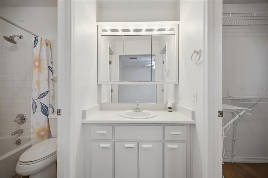 For Sale: $234,900 (2 beds, 2 baths, 1224 Square Feet)
