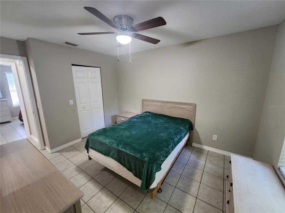 For Rent: $1,700 (4 beds, 1 baths, 1234 Square Feet)