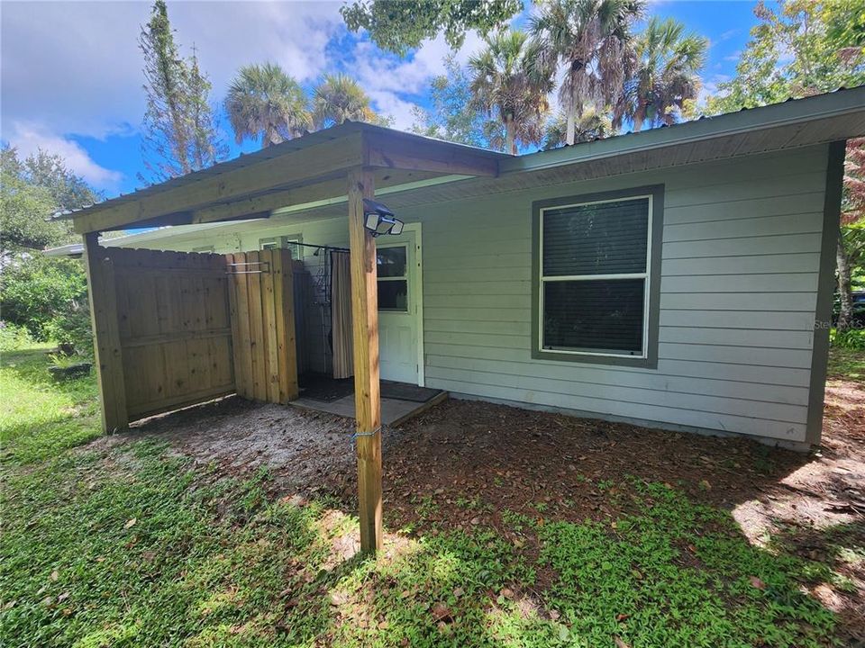For Rent: $1,700 (4 beds, 1 baths, 1234 Square Feet)