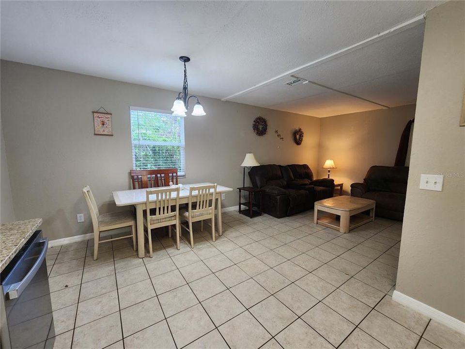 For Rent: $1,700 (4 beds, 1 baths, 1234 Square Feet)