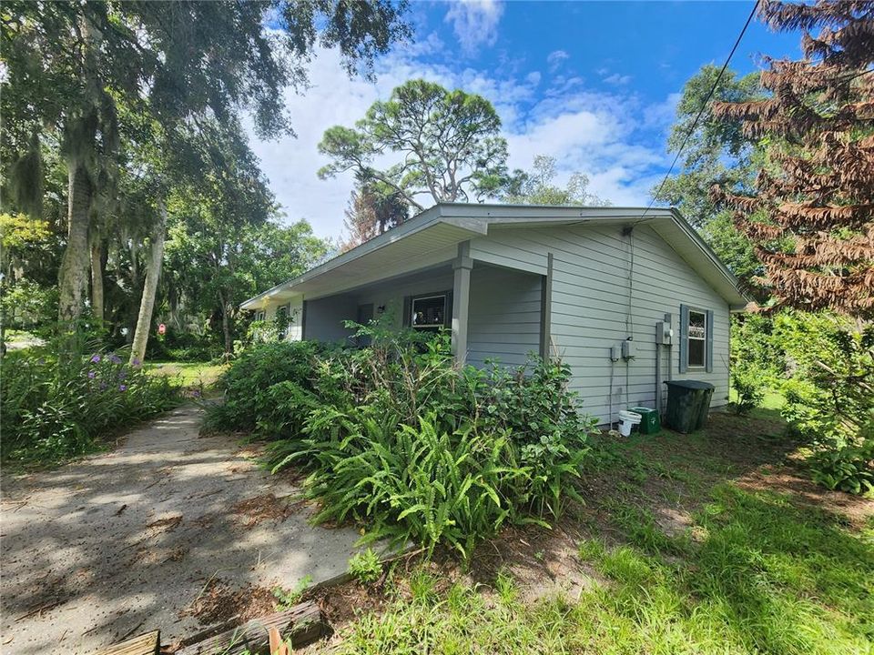 For Rent: $1,700 (4 beds, 1 baths, 1234 Square Feet)