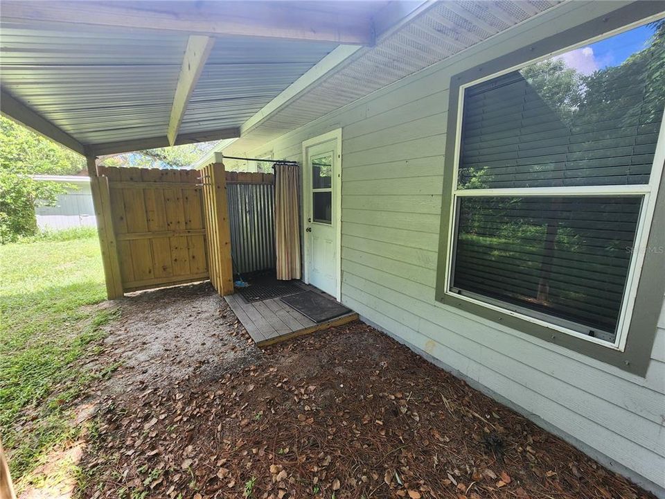 For Rent: $1,700 (4 beds, 1 baths, 1234 Square Feet)