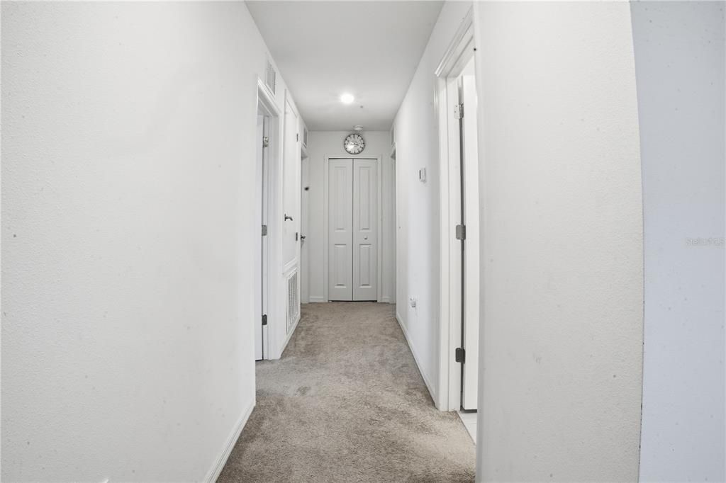 For Sale: $499,999 (5 beds, 2 baths, 2896 Square Feet)