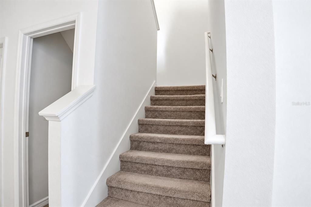 For Sale: $499,999 (5 beds, 2 baths, 2896 Square Feet)