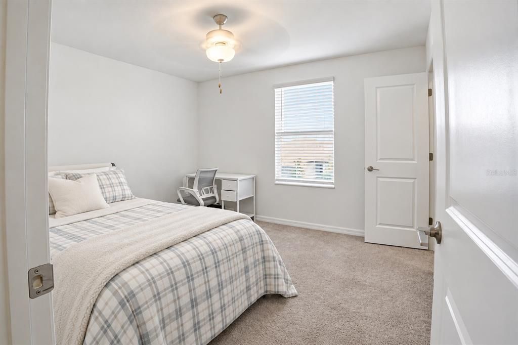 For Sale: $499,999 (5 beds, 2 baths, 2896 Square Feet)