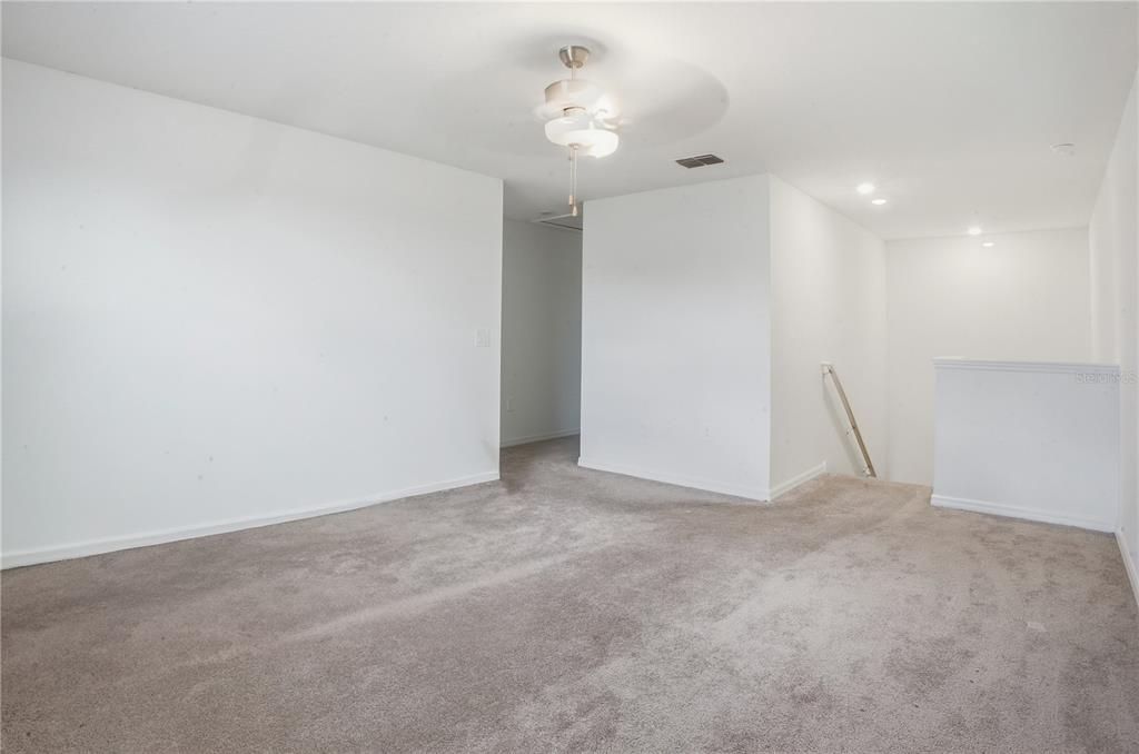 For Sale: $499,999 (5 beds, 2 baths, 2896 Square Feet)