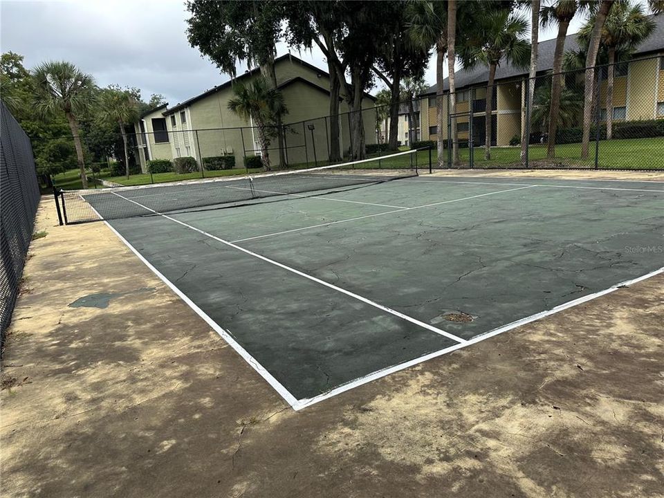 For Sale: $110,000 (2 beds, 1 baths, 826 Square Feet)