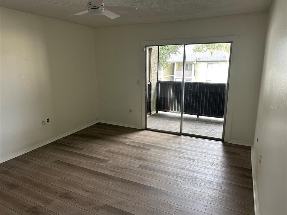 For Sale: $110,000 (2 beds, 1 baths, 826 Square Feet)