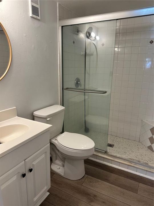 For Sale: $110,000 (2 beds, 1 baths, 826 Square Feet)