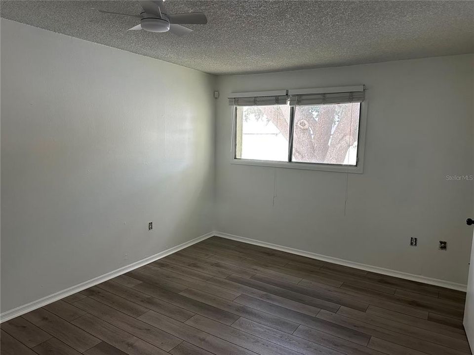 For Sale: $110,000 (2 beds, 1 baths, 826 Square Feet)