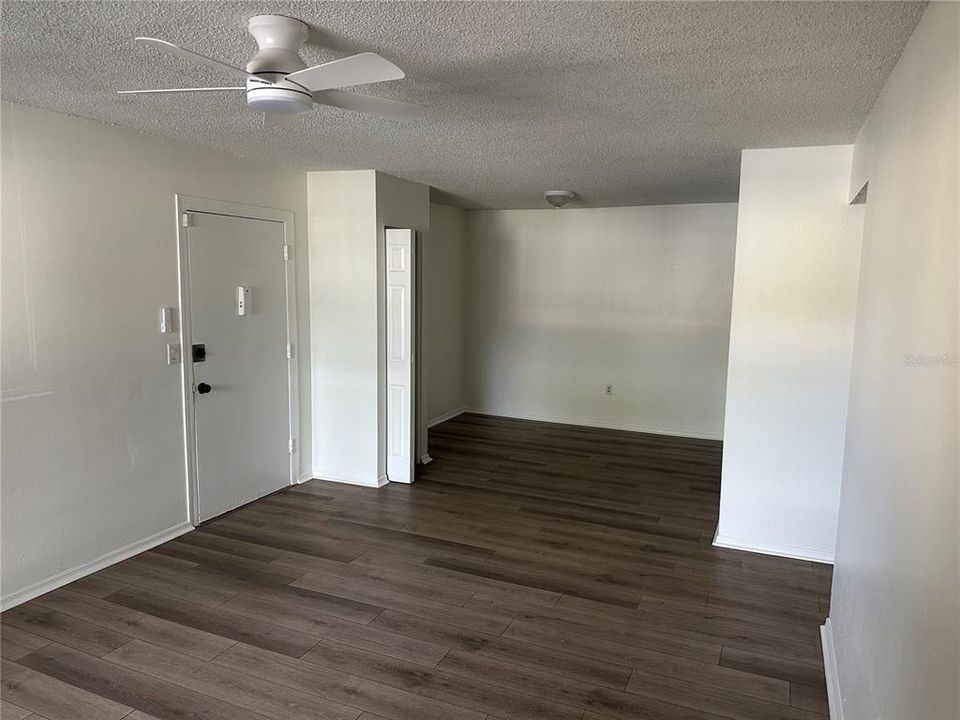 For Sale: $110,000 (2 beds, 1 baths, 826 Square Feet)