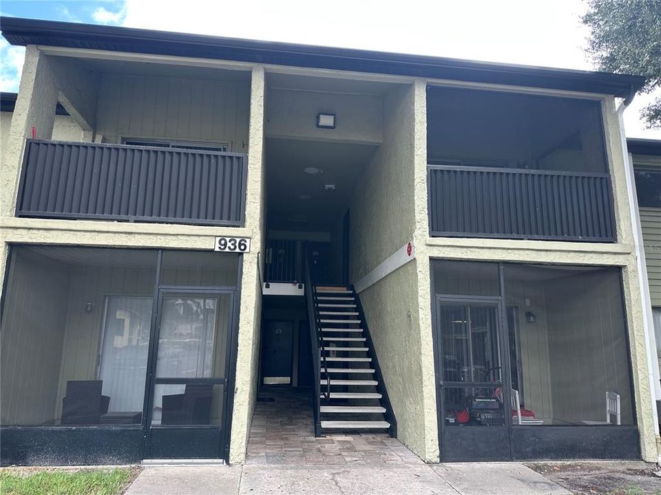 For Sale: $110,000 (2 beds, 1 baths, 826 Square Feet)