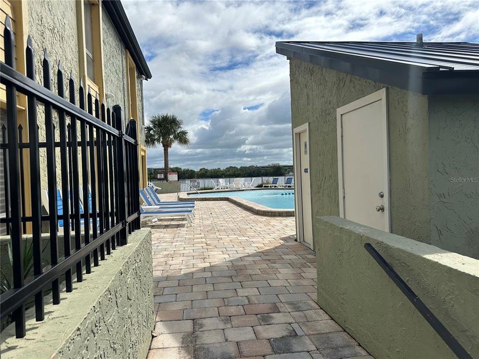 For Sale: $110,000 (2 beds, 1 baths, 826 Square Feet)