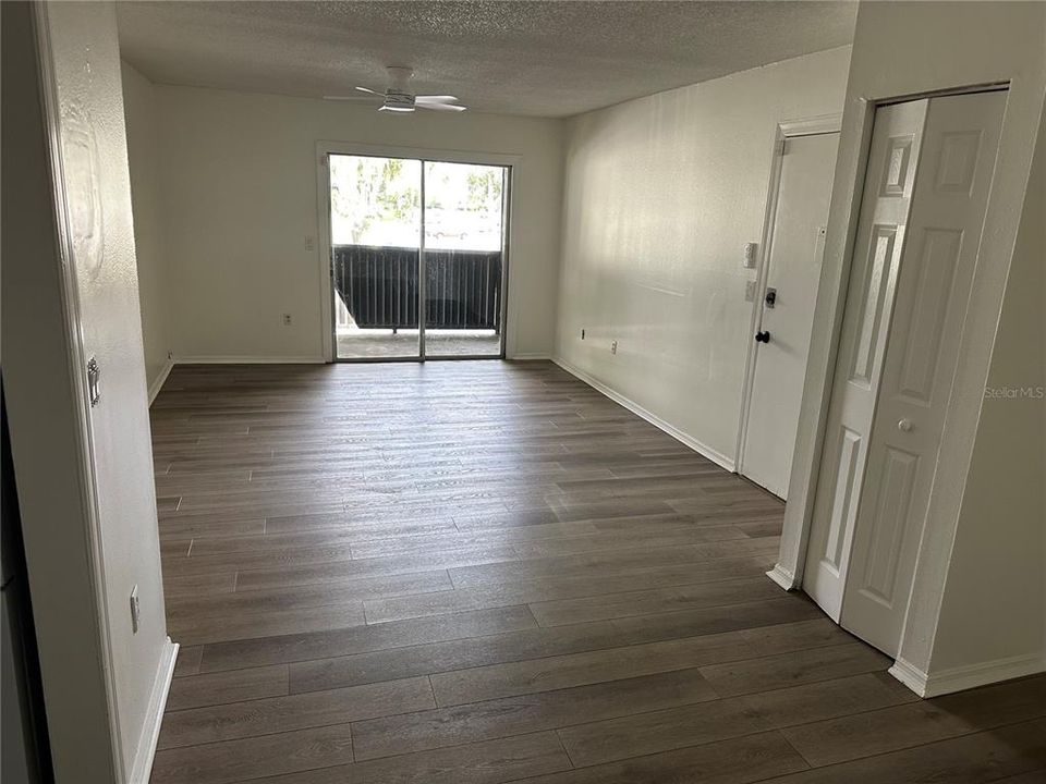 For Sale: $110,000 (2 beds, 1 baths, 826 Square Feet)