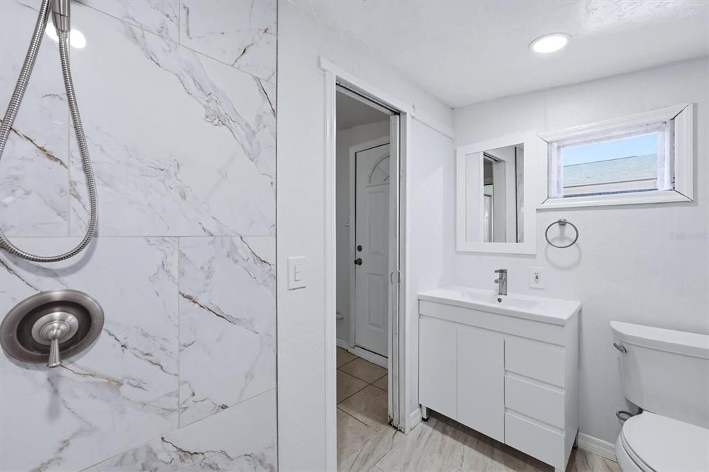 En Venta: $299,999 (3 camas, 2 baños, 1380 Pies cuadrados)