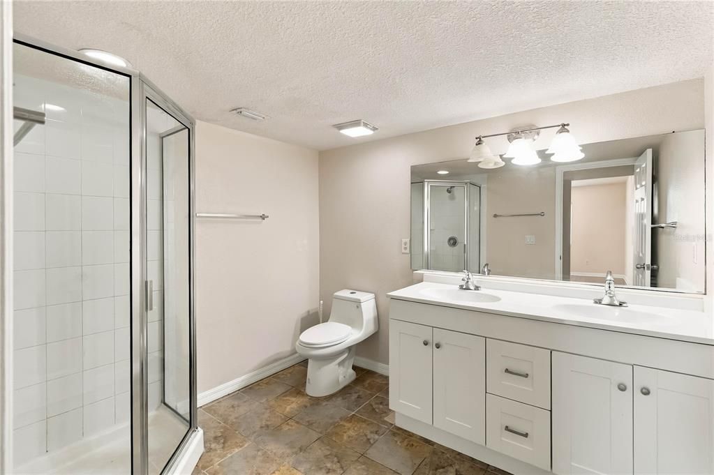 For Sale: $155,000 (2 beds, 2 baths, 1053 Square Feet)