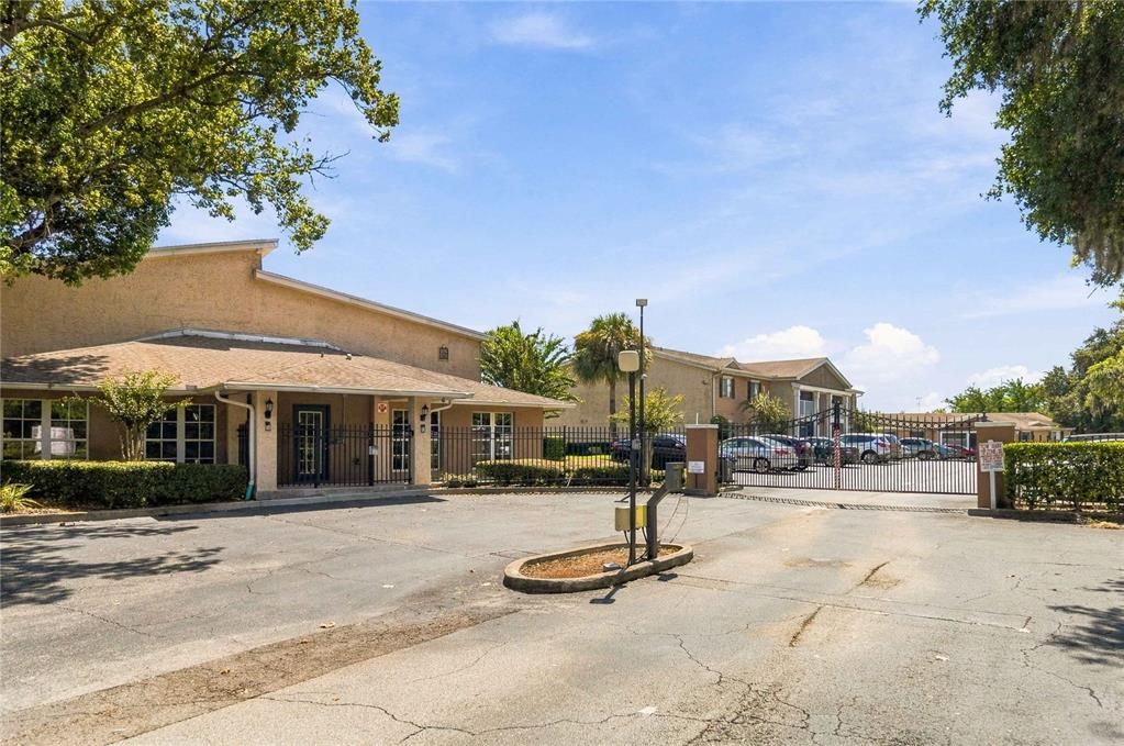 For Sale: $155,000 (2 beds, 2 baths, 1053 Square Feet)
