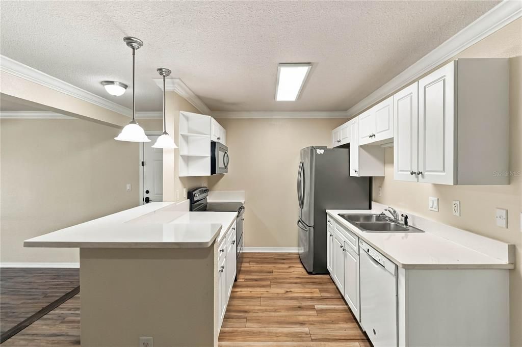 For Sale: $155,000 (2 beds, 2 baths, 1053 Square Feet)