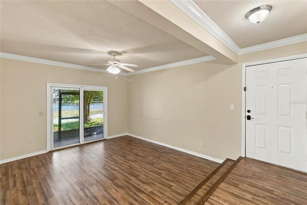 For Sale: $155,000 (2 beds, 2 baths, 1053 Square Feet)