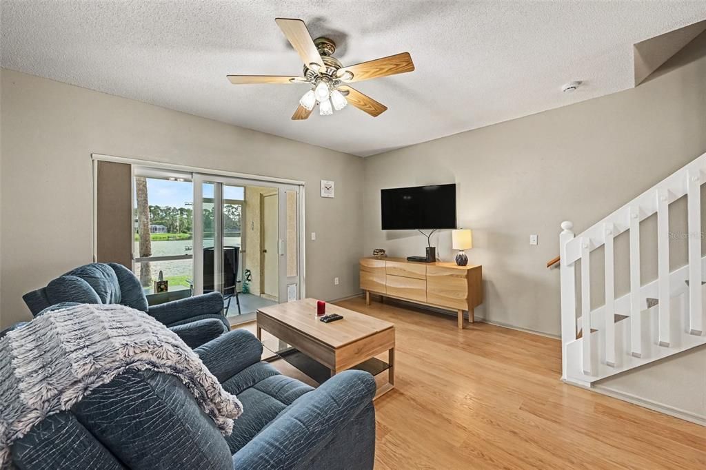 For Sale: $235,000 (2 beds, 2 baths, 1080 Square Feet)