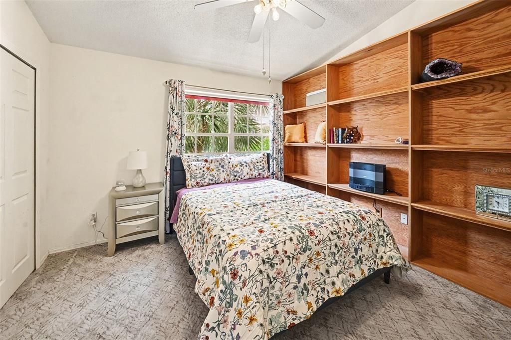For Sale: $235,000 (2 beds, 2 baths, 1080 Square Feet)
