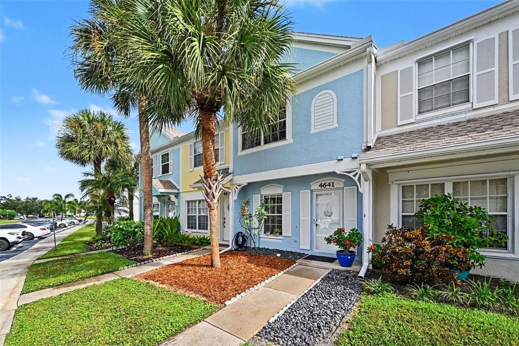 For Sale: $235,000 (2 beds, 2 baths, 1080 Square Feet)