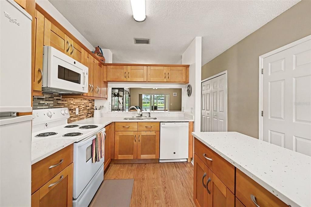 For Sale: $235,000 (2 beds, 2 baths, 1080 Square Feet)
