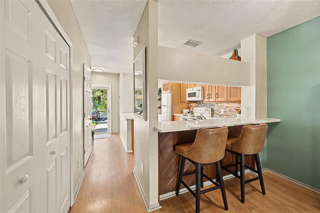 For Sale: $235,000 (2 beds, 2 baths, 1080 Square Feet)