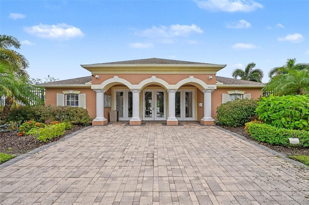 For Sale: $235,000 (2 beds, 2 baths, 1080 Square Feet)