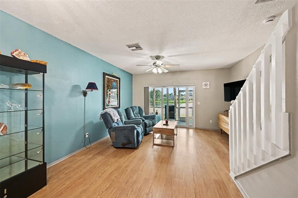 For Sale: $235,000 (2 beds, 2 baths, 1080 Square Feet)