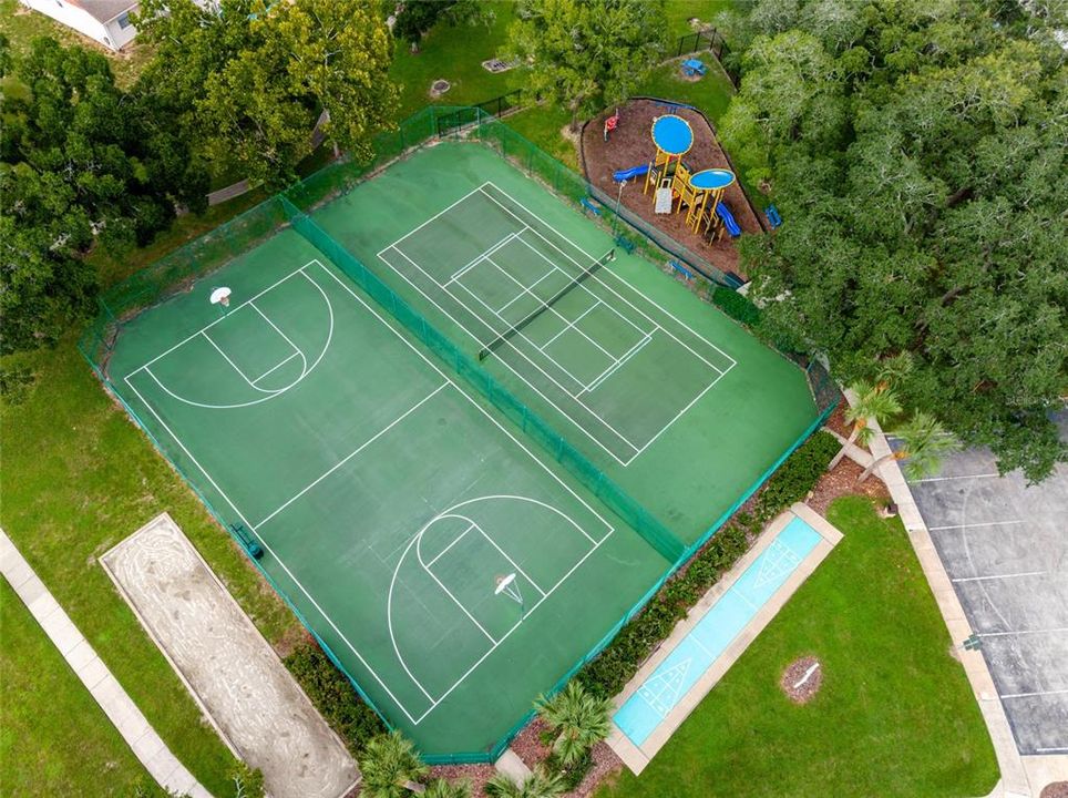 На продажу: $415,000 (4 спален, 2 ванн, 1727 Квадратных фут)