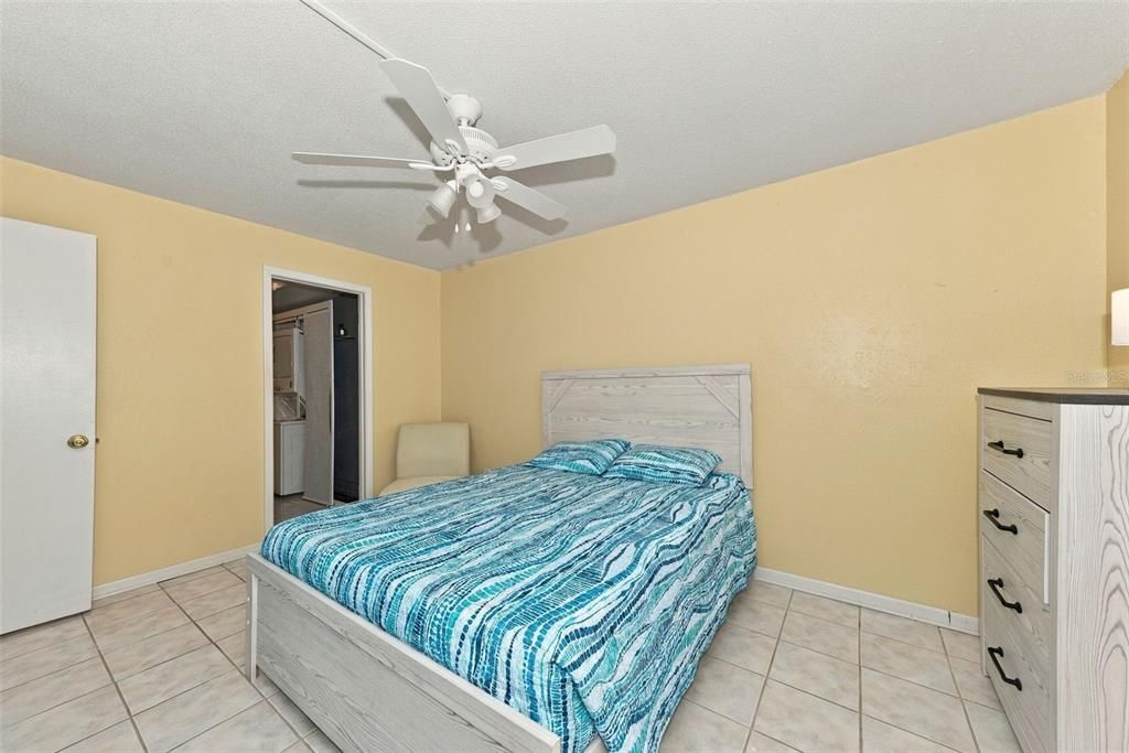 For Sale: $123,000 (2 beds, 1 baths, 813 Square Feet)
