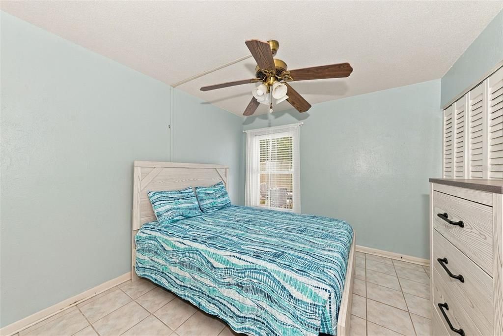 For Sale: $123,000 (2 beds, 1 baths, 813 Square Feet)