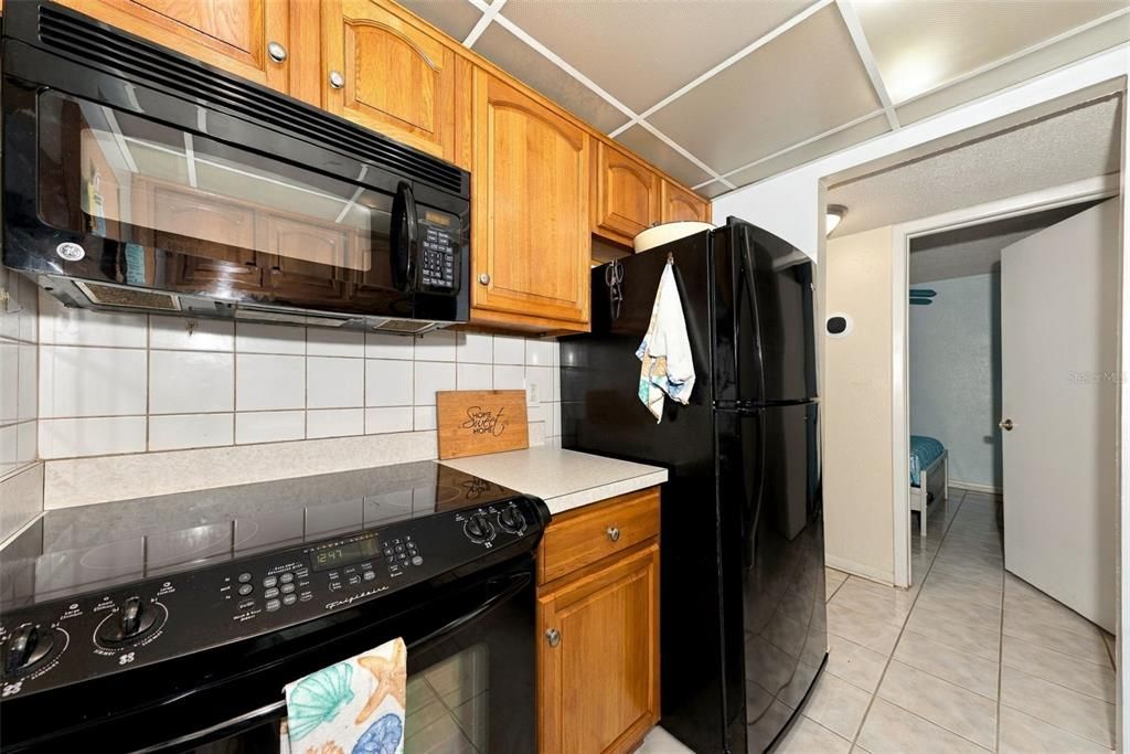For Sale: $123,000 (2 beds, 1 baths, 813 Square Feet)