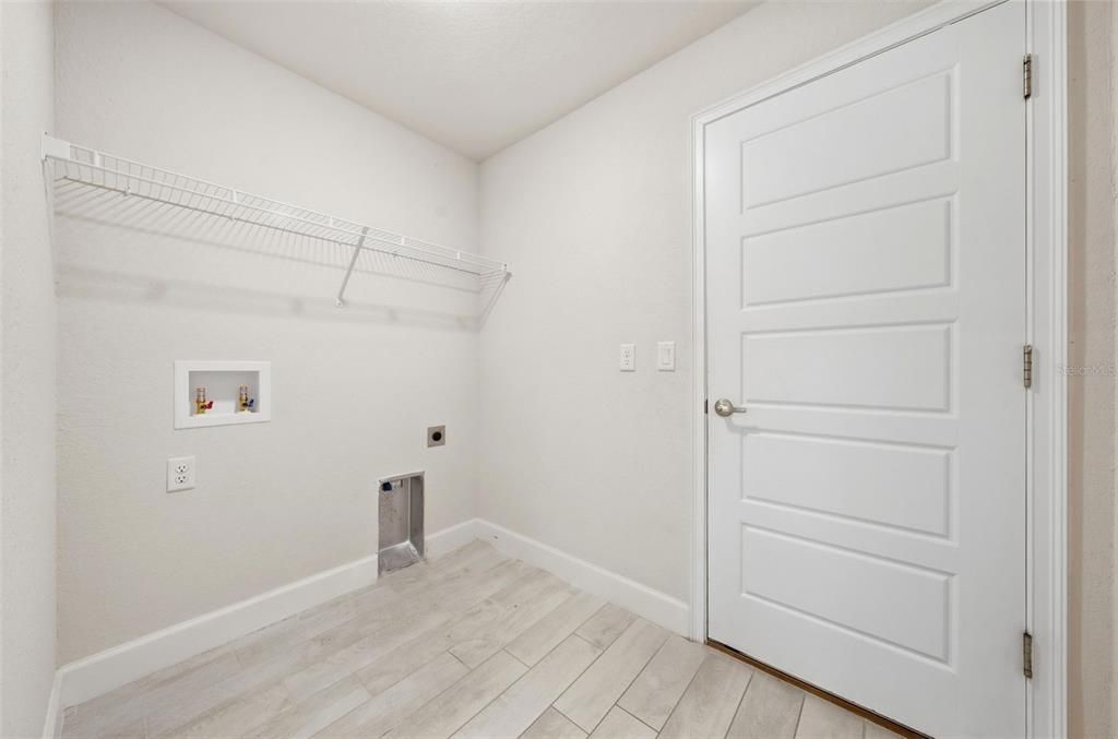 For Sale: $265,000 (4 beds, 2 baths, 1758 Square Feet)