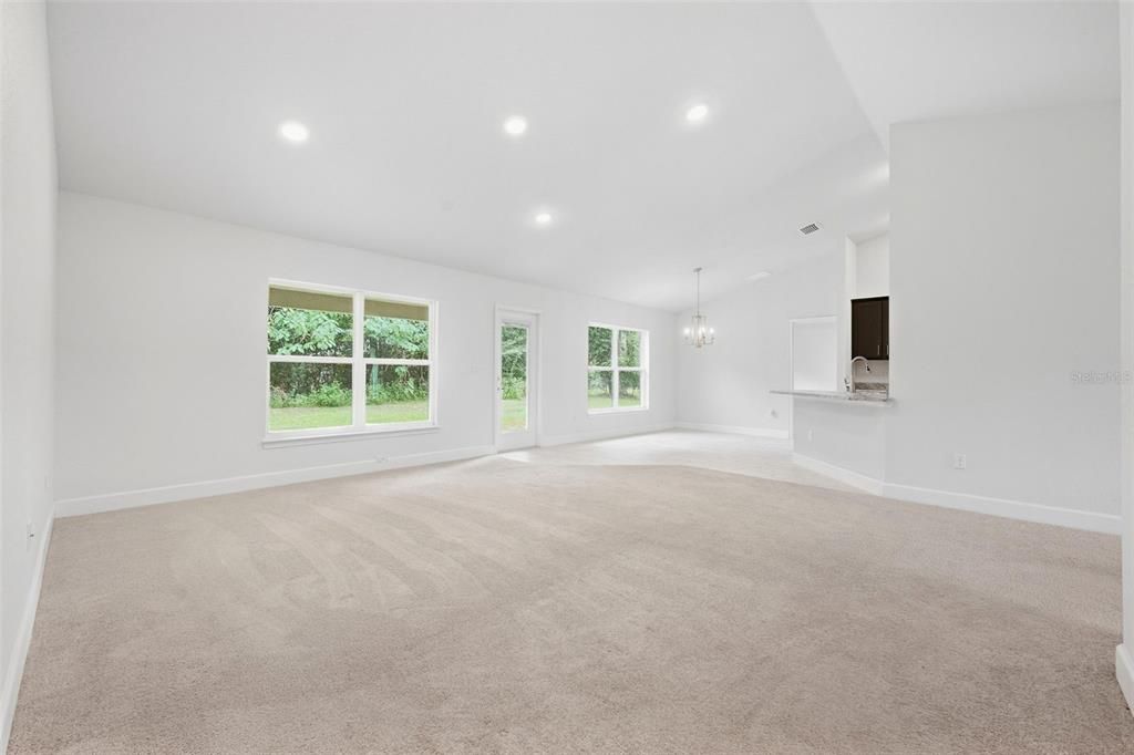 For Sale: $265,000 (4 beds, 2 baths, 1758 Square Feet)