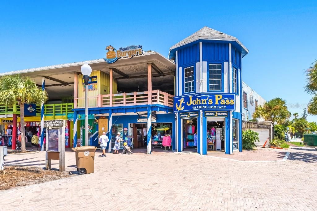 For Sale: $575,000 (2 beds, 2 baths, 734 Square Feet)