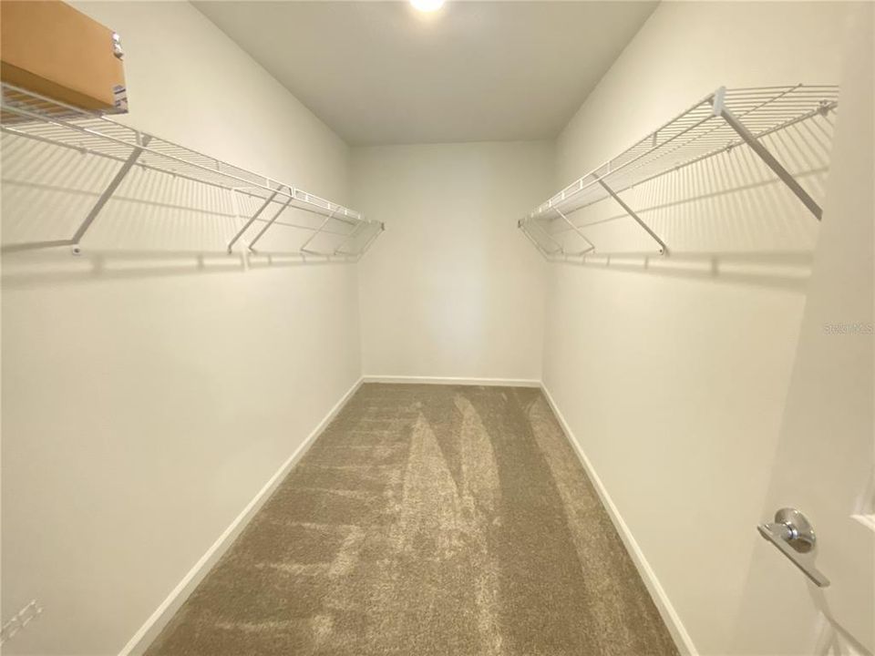 В аренду: $2,100 (4 спален, 2 ванн, 1840 Квадратных фут)