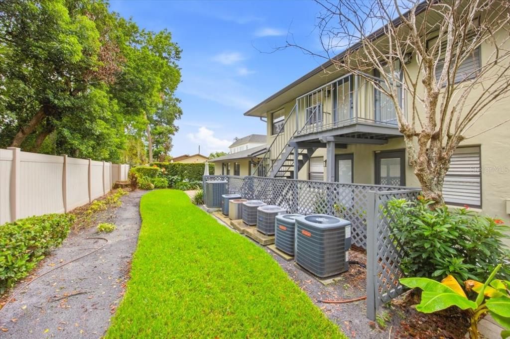 For Rent: $2,300 (2 beds, 1 baths, 709 Square Feet)