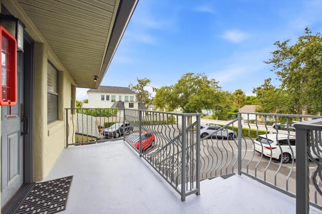 For Rent: $2,300 (2 beds, 1 baths, 709 Square Feet)